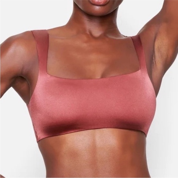 NWT SKIMS Stretch Satin Square Neck Bra In Berry XS - Picture 1 of 4
